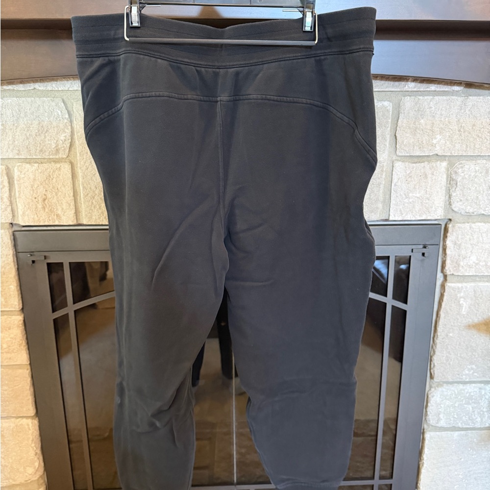 lululemon Women’s Black Joggers - Picture 2 of 4